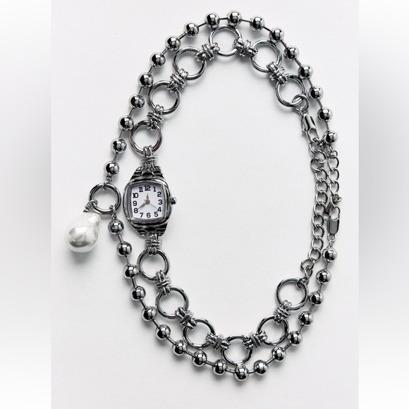 ZARA PACK OF 2 CLOCK AND FAUX PEARL NECKLACES - Picture 4 of 5